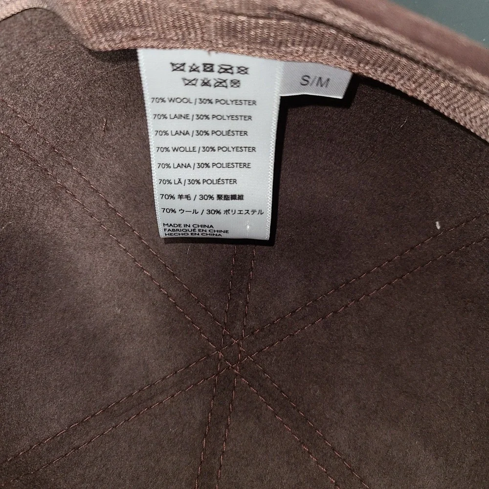 Brown Chocolate Suede Like Fitted Hat Cap Size S/M NWOT